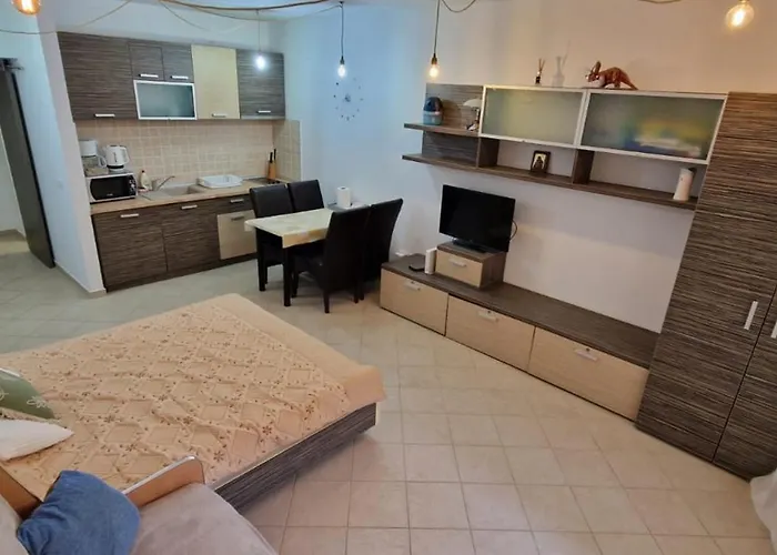 Lala's Sweet Nest By The Sea Side *